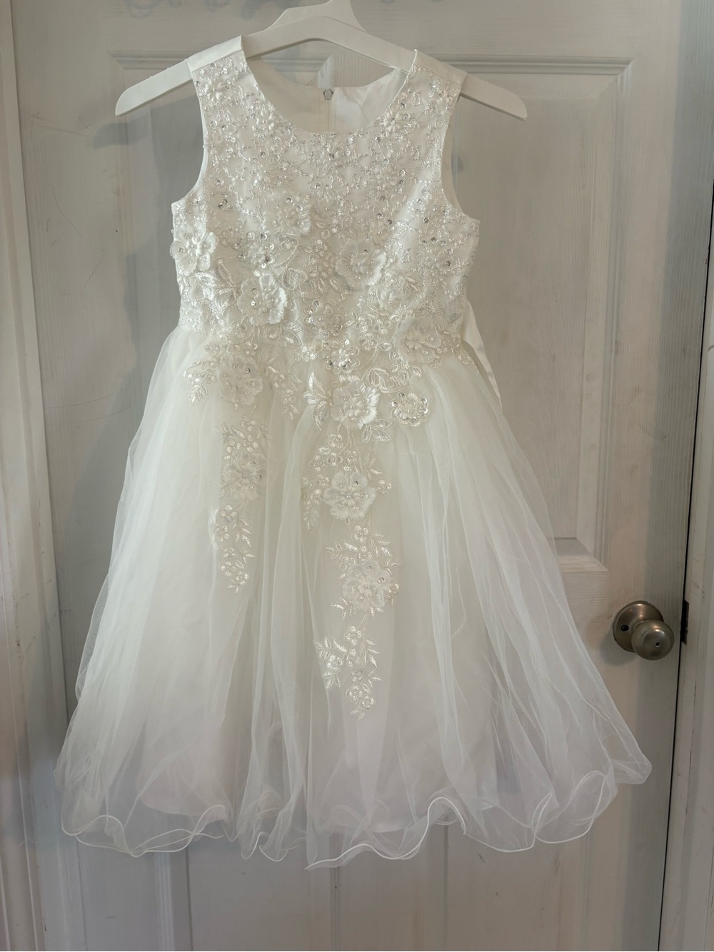 Elegant White Floral Embellished Girls' Dress